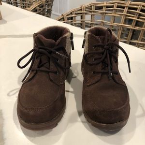 Boys Ugg size 10